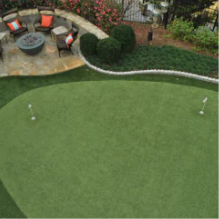 Synthetic Turf vs. Real Grass: Which Makes the Best Putting Green in Detroit and all of Michigan?