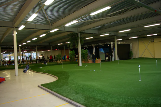 Detroit and all of Michigan Indoor putting green in open commercial space